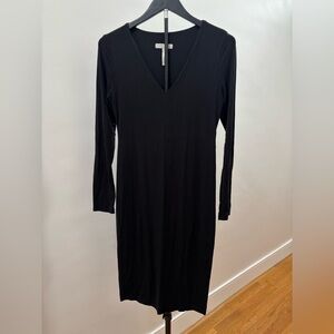 541. Final Touch Black V-Neck Long Sleeve Midi Dress